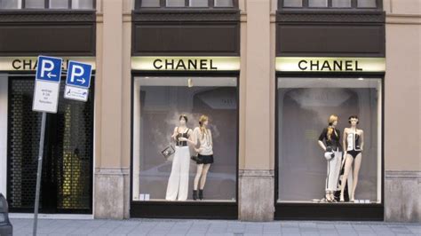 chanel refuses to sell to russians